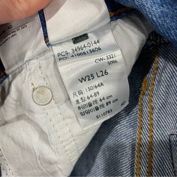 Levi’s Wedgie Straight Blue High Rise Vintage Look Jeans Size 25 - Picture 5 of 14